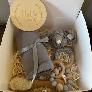 Brand New Newborn/Baby Shower Gift Set